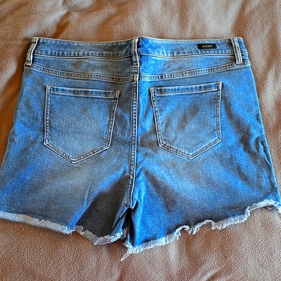 Size 16 Liverpool jean shorts - Picture 1 of 4